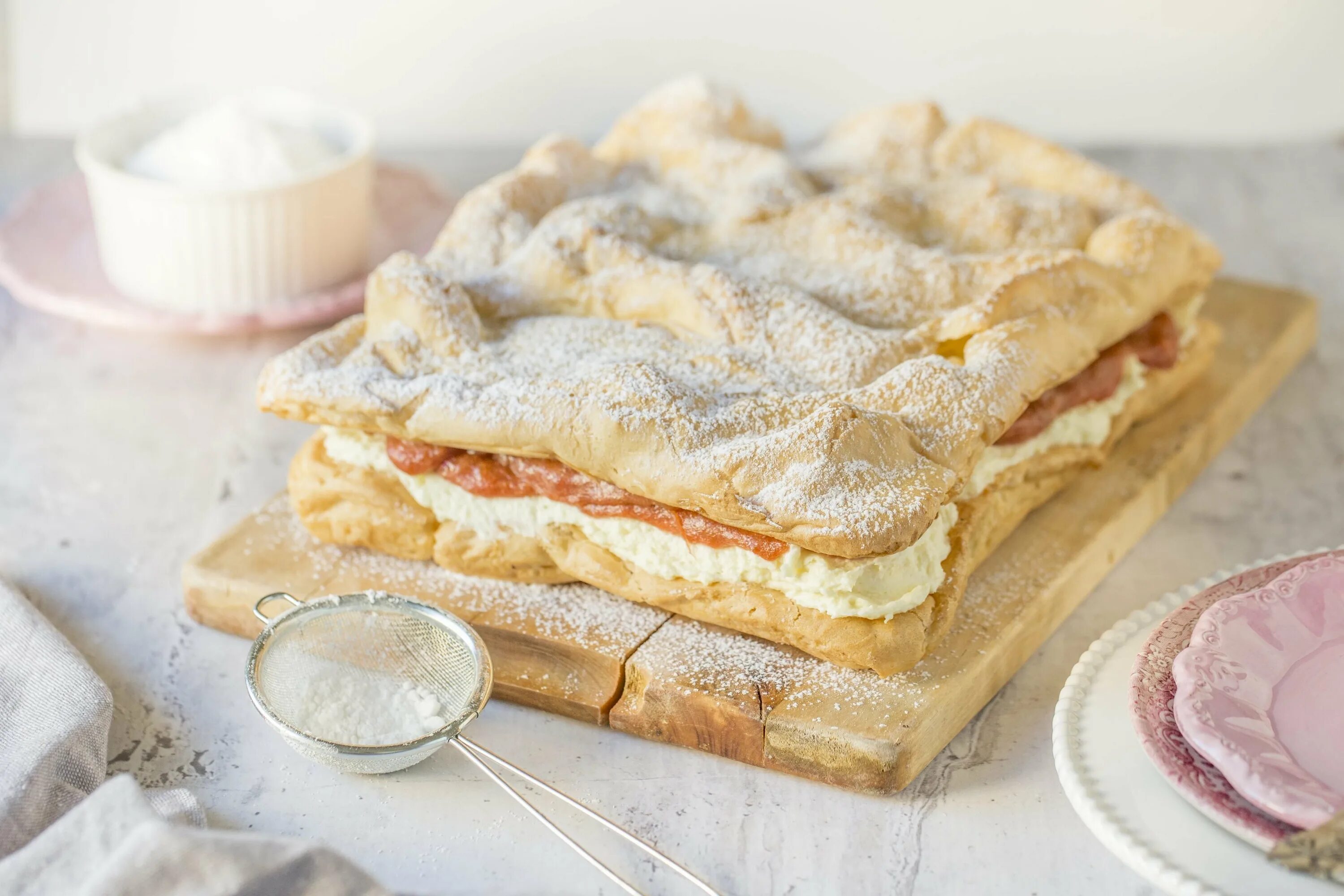 Пирог карпатка с заварным кремом. Торт карпатка из заварного теста рецепт. Заварной торт карпатка. Заварной торт карпатка. Торт карпатка из заварного теста рецепт.