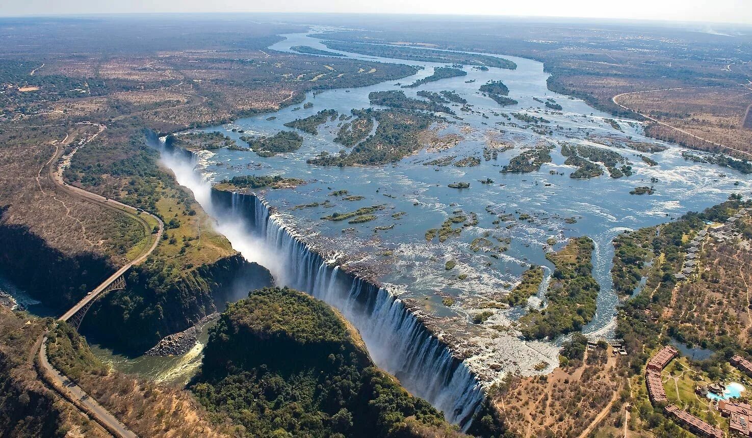Wonder of the point. Река Замбези Африка. Замбия река Замбези.