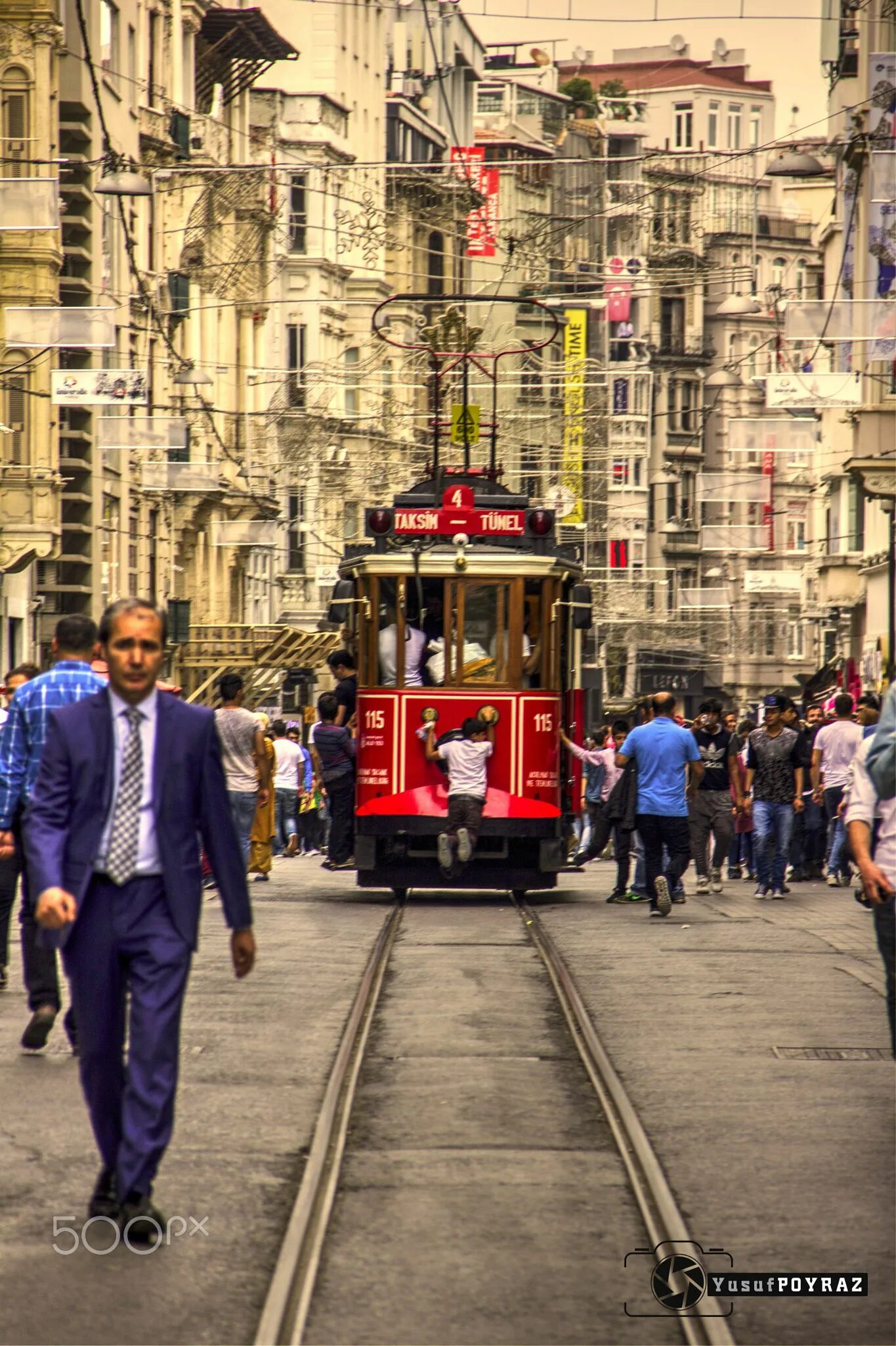 Истикляль. Истикляль Стамбул. Знаменитая улица Стамбула Истикляль. Площадь Истикляль в Стамбуле. Улица Истикляль в Стамбуле фото.
