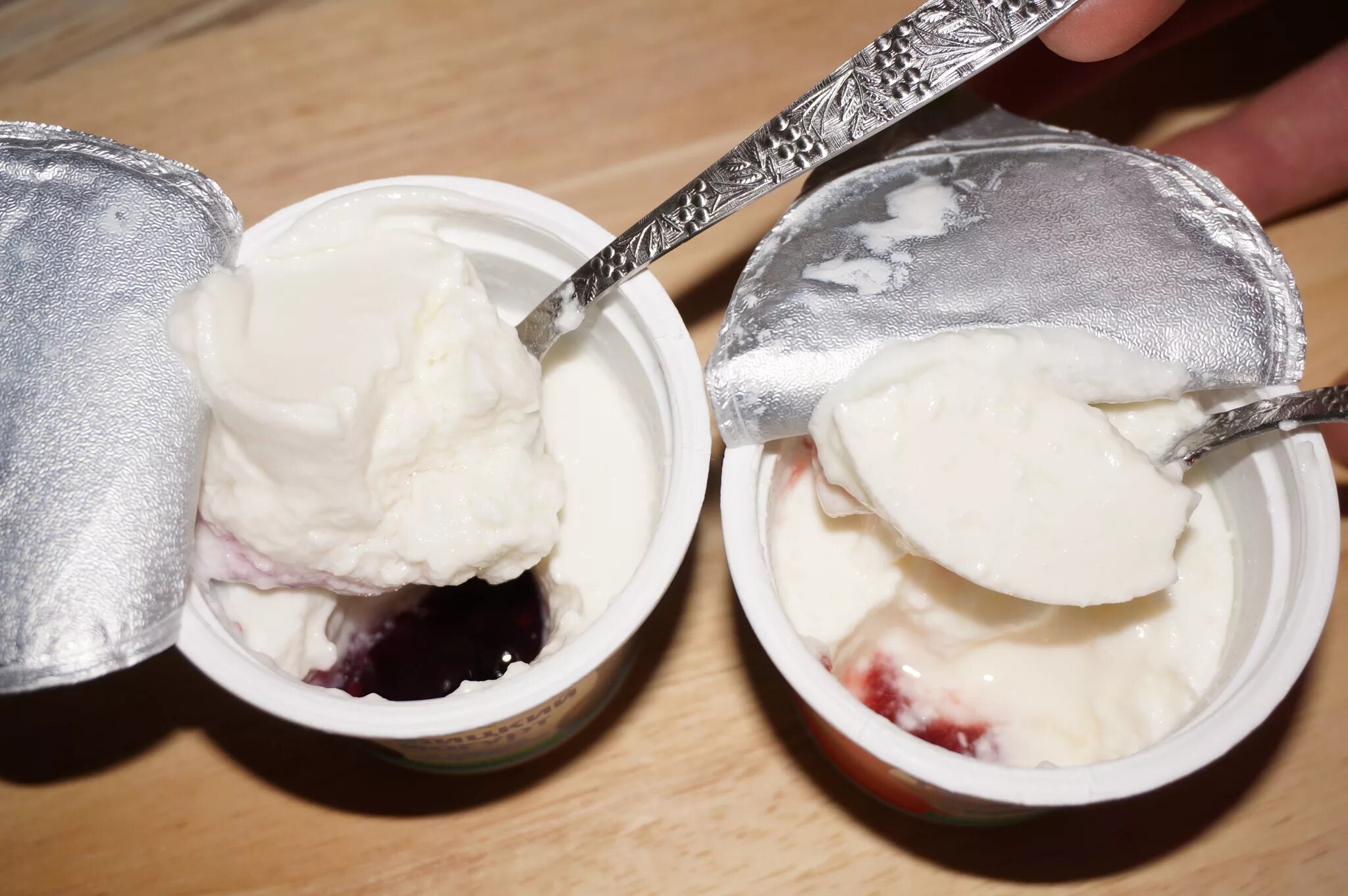 Выпечка из домашней сметаны. Что можно приготовить из сметаны с истекшим сроком. Вкусная выпечка на сметане. Куда использовать просроченную сметану. Просроченная сметана.