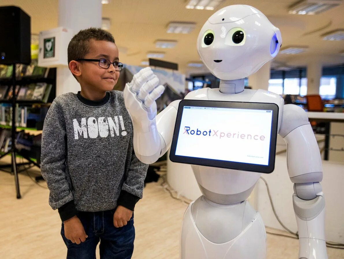 Получается робот. Робот pepper. робот assistant. недовольный робот. робот 2025 интеллект для детей.