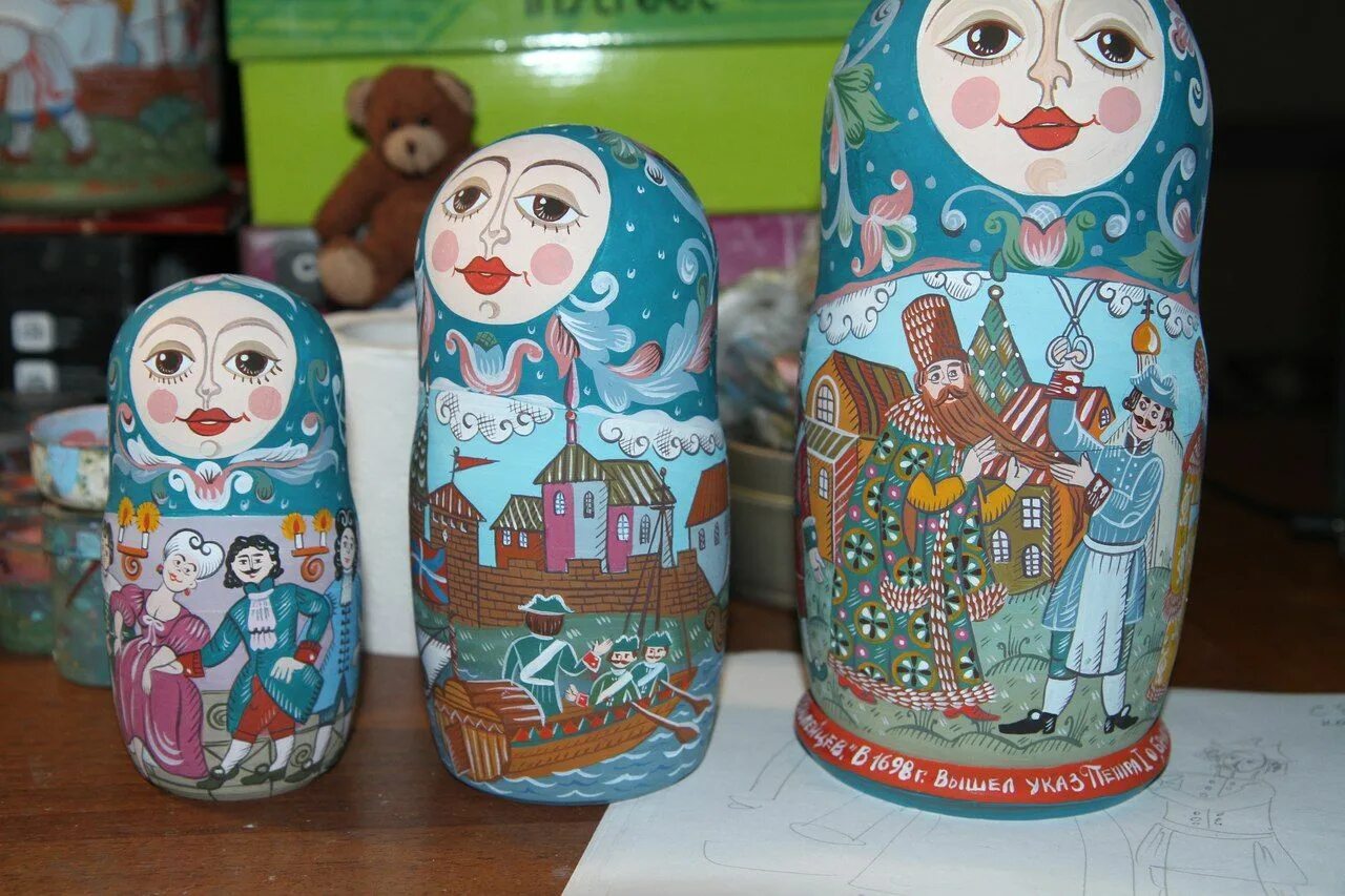 Упаковка для матрешки. Матрешка из коробки. Подарочные коробки матрешки. Бумажная матрешка. Матрешка из коробки.