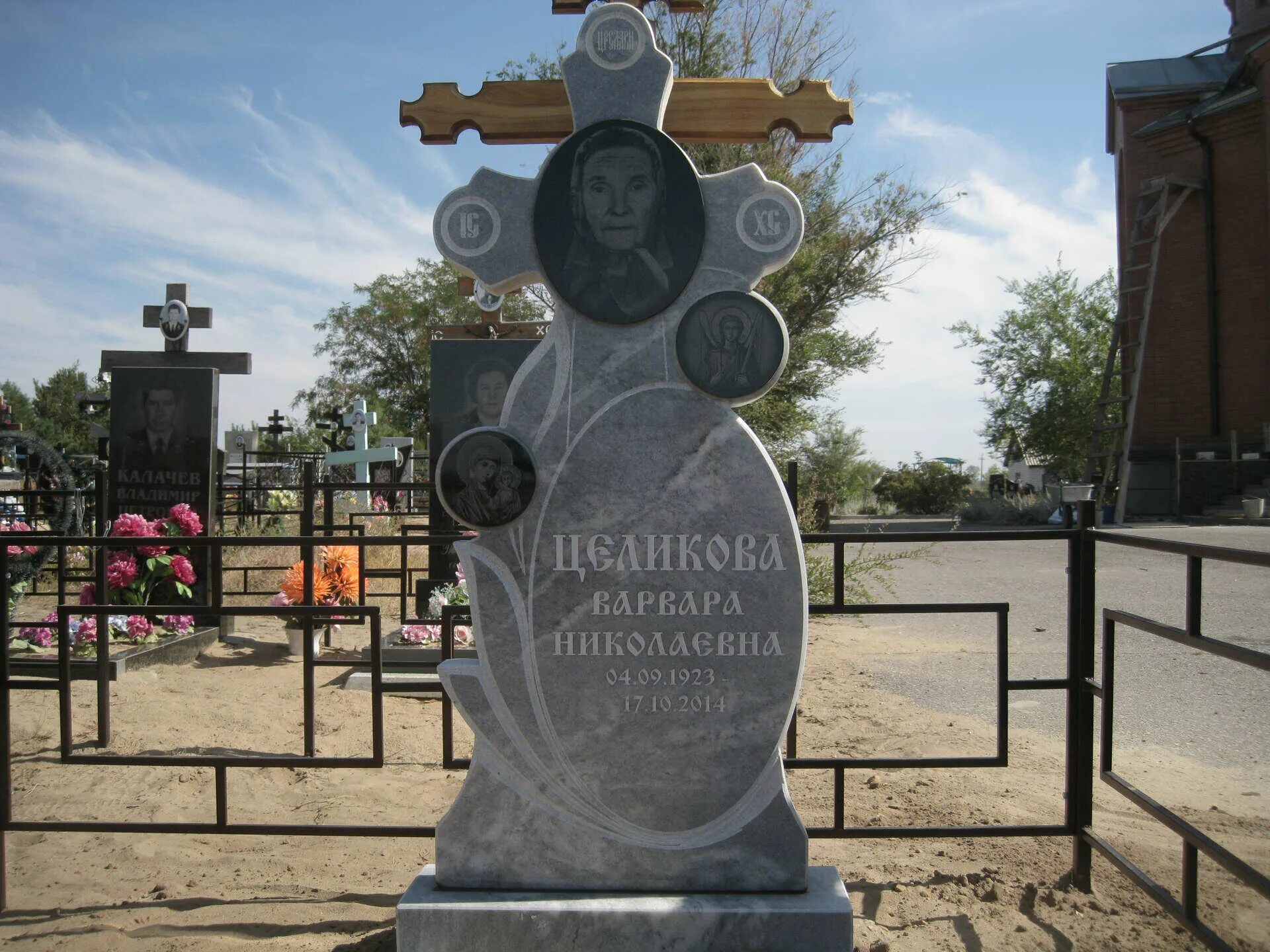 Фото памятников из гранита - наши работы - мастерская Гранит Волга