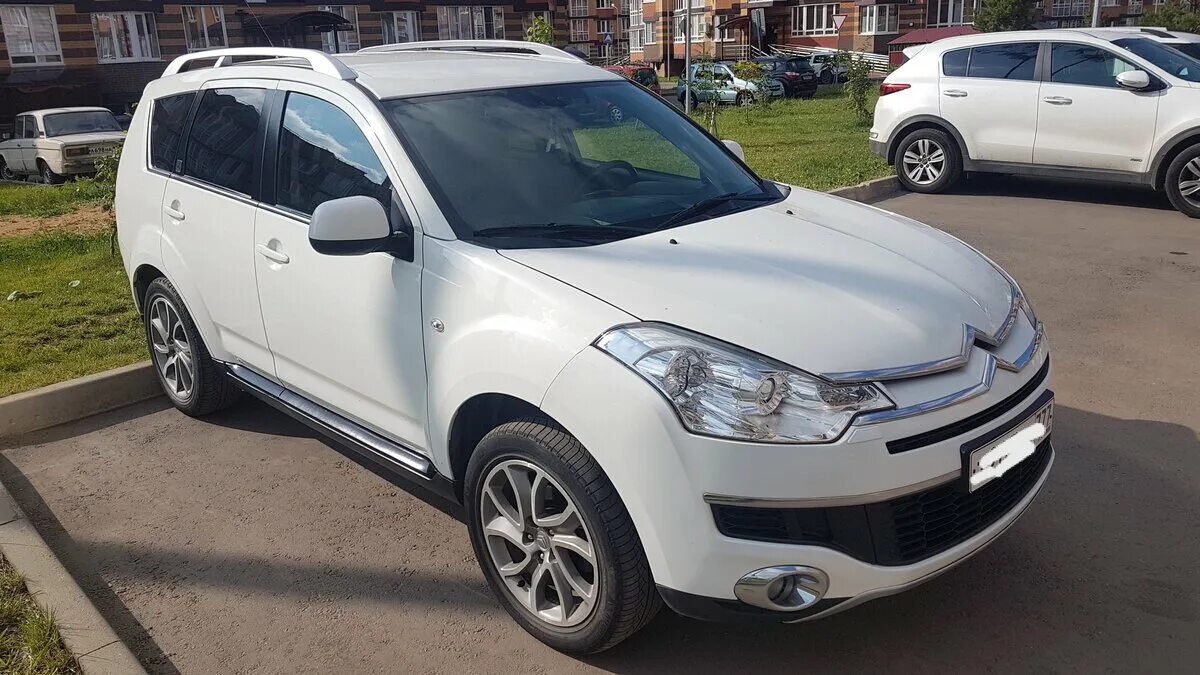 Свет ситроен с кроссер. Ситроен c-crosser 2011. citroen c crosser белый. ситроен си кроссер 2012. ситроен с кроссер 2011 2.4.