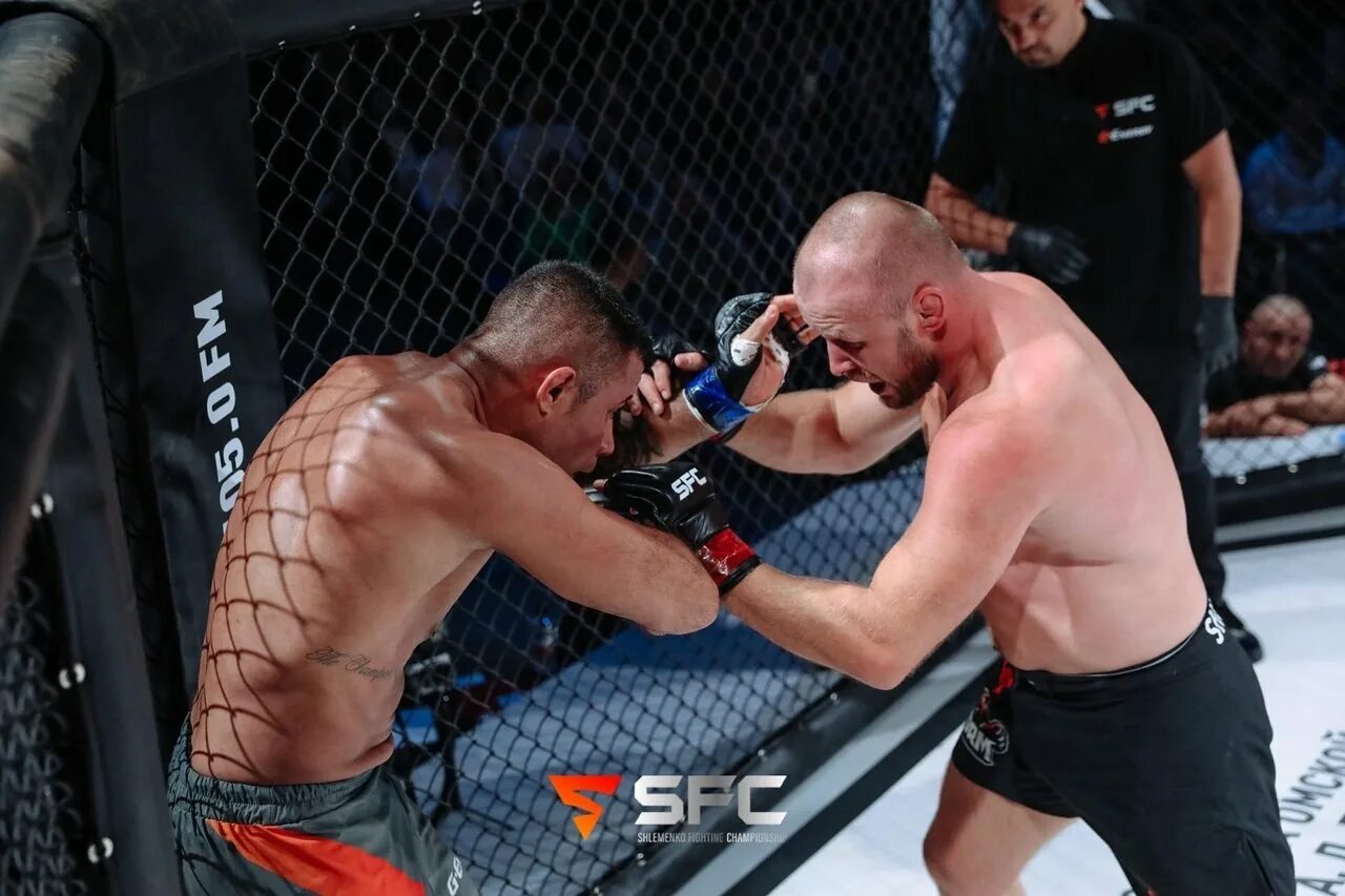 Шлеменко и дэвид бранч. Полный бой шлеменко. Александр боец смешанных единоборств шлеменков. Шлеменко манхуф. Марсио сантос шлеменко.