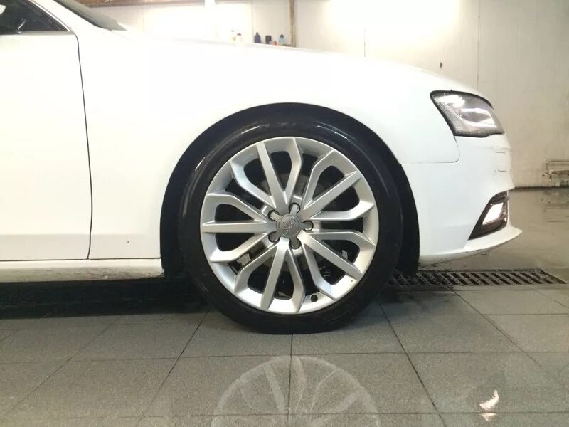 Audi 235 40 r19. Skoda 255/40 r19. Audi 235/45/18. Audi d3 резина r19 255 45.