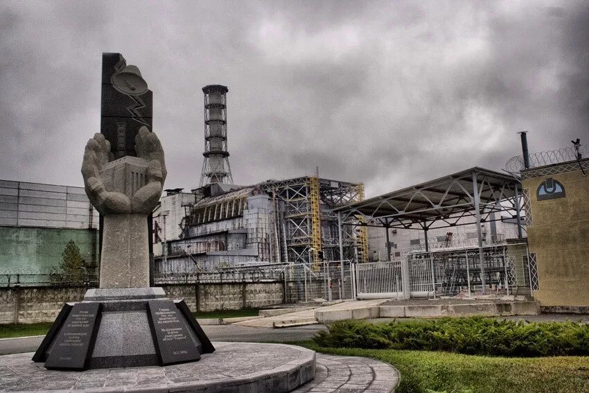 Что такое чаэс. Атомная энергостанция чернобыль. chernobyl чаэс 1999. площадь чернобыльской аэс. ас электростанция чернобыль.