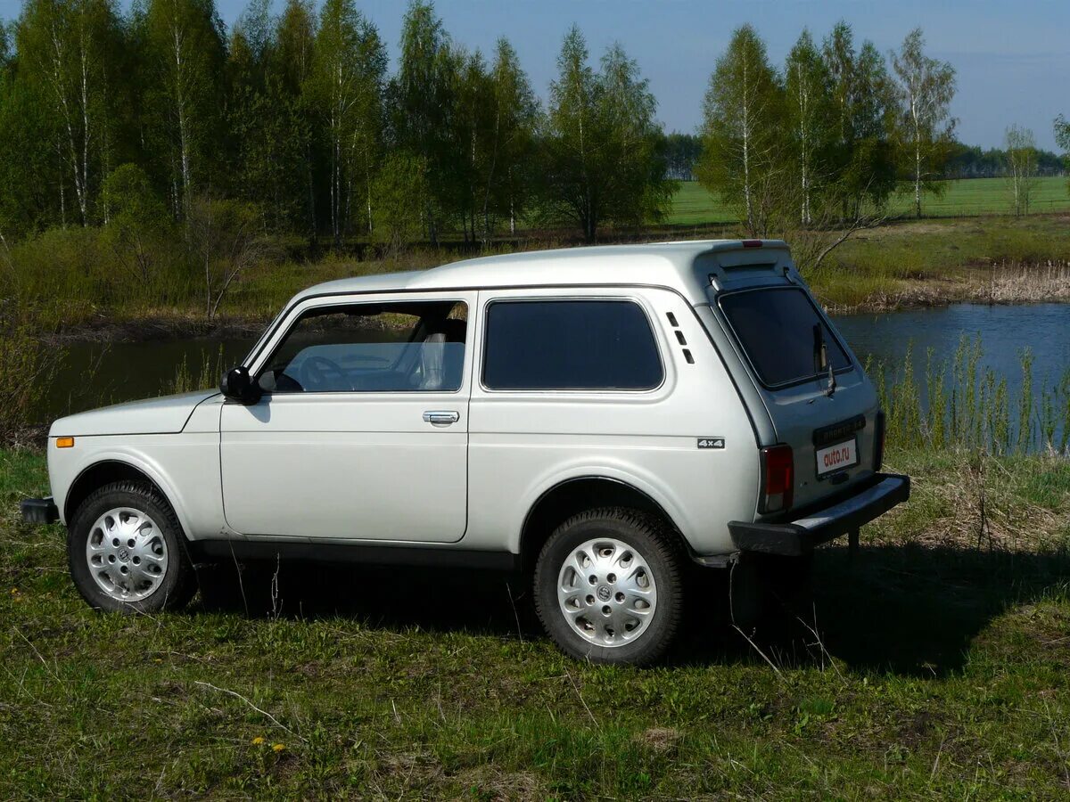 Ваз 2121 нива белая. Lada ваз 2121 4x4 2015. Ваз 2121 4x4 urban 2019. Лада 4x4 2121 нива 2014. Ваз 212180 бронто.
