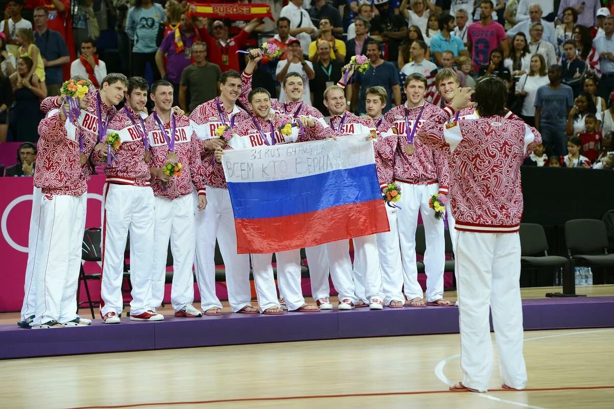 Шарапова олимпийская чемпионка. Спортивная команда. Постригай дьяченко гребля. Российские спортсмены олимпиады 2012. Спортивная победа.