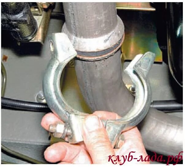 Хомут глушителя лада гранта. Хомут выхлопной системы lada granta. Фланец глушителя ваз 2110. Соединитель резонатора с глушителем ваз 2110. Сечет соединение.