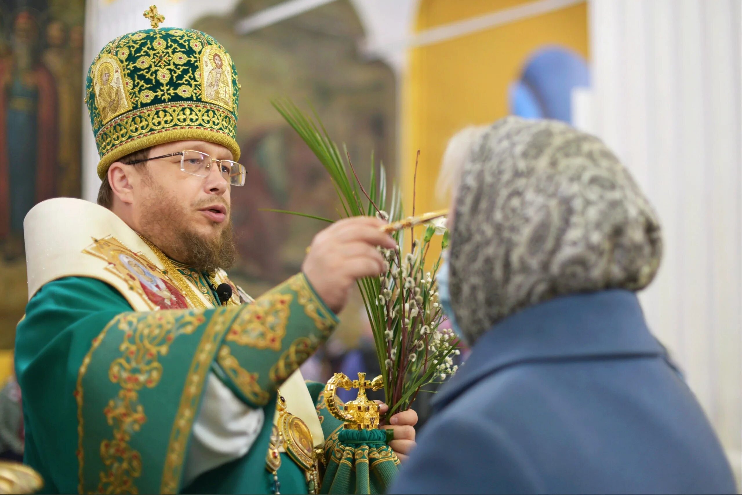 Когда пасха в этом году вербное воскресенье. Вербное воскресенье в церкви. Вербное воскресенье 2022 с праздником. Вербное воскресенье в Москве при царе Алексее Михайловиче. Архиепископ Матфей Вербное воскресенье.