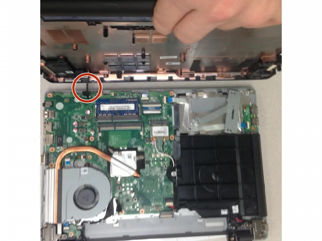 Acer aspire v3 аккумулятор. Acer 7720z разъем. acer aspire v3 радиатор. acer aspire c24-760 service материнская плата. разъем аккумулятора ноутбук acer.