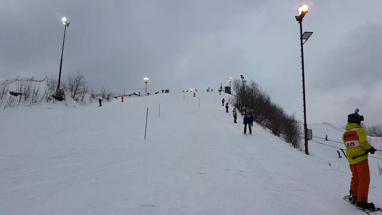 Метро нагорная горнолыжный комплекс кант. Спорткомплекс кант на нагорной. Кант горнолыжка на нагорной. Горнолыжный склон кант нагорная. Кант москва фото лето.