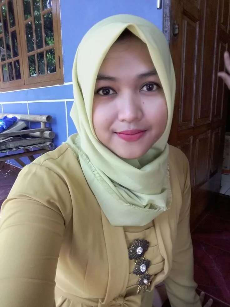 Sotwe melayu. Bacolan Hijab. Jilbab sepong. Jilbab Nyepong. Jilbab Viral crot muka.