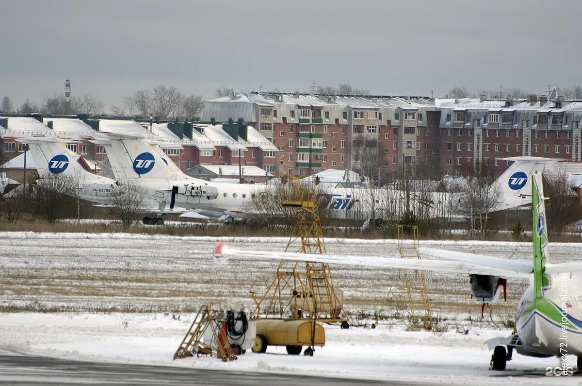 Ил-18 ra-75713. Погода в сыктывкаре аэропорт сегодня. Аэропорт сыктывкар внутри. Новый аэропорт сыктывкар. Аэропорт сыктывкар.