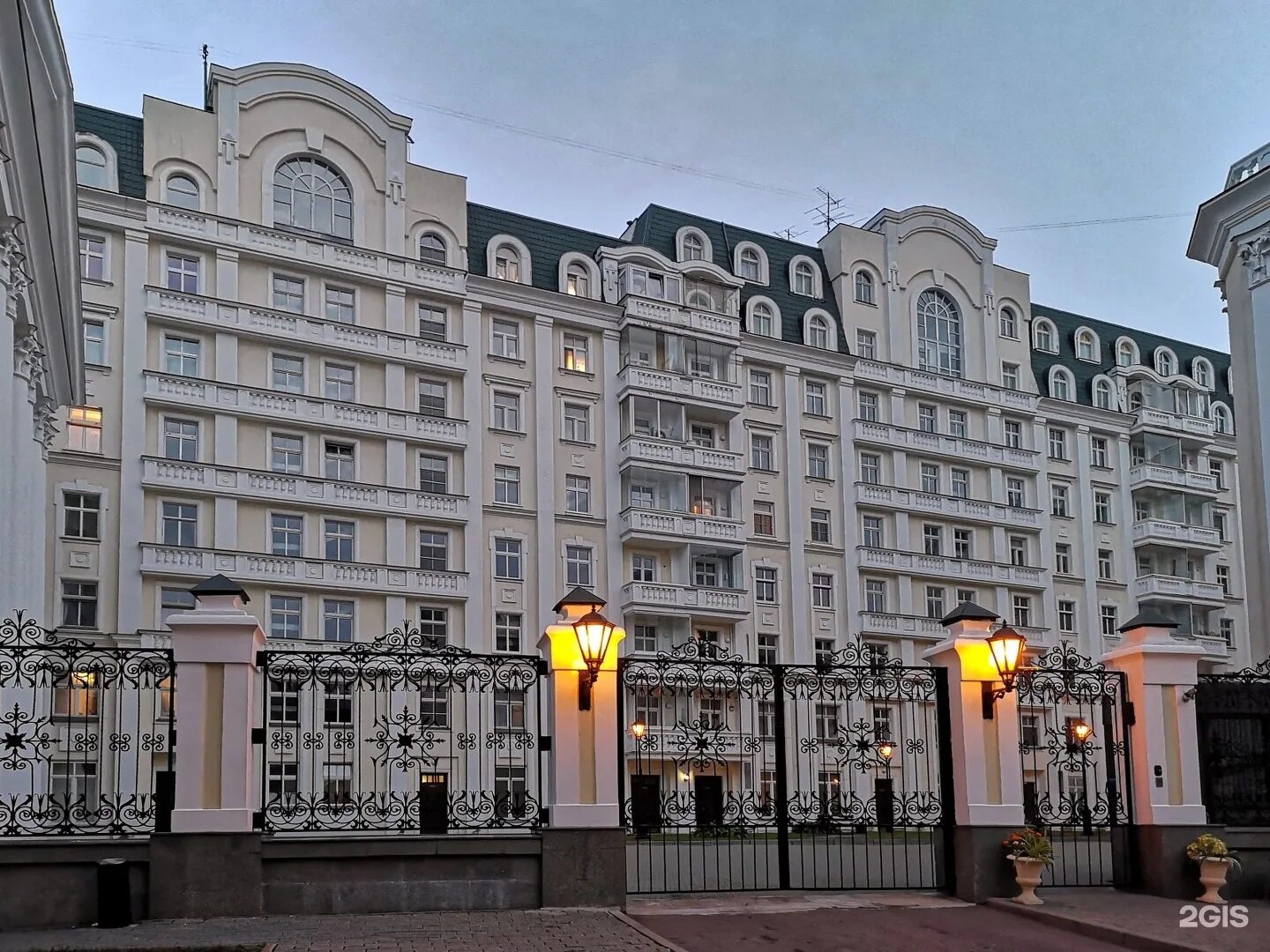 Свиблово нотариус купрейчик. Рэдиссон москва. Букия наира раминовна нотариус. Гостиница шератон москва. Нотариус москва букия наира раминовна.