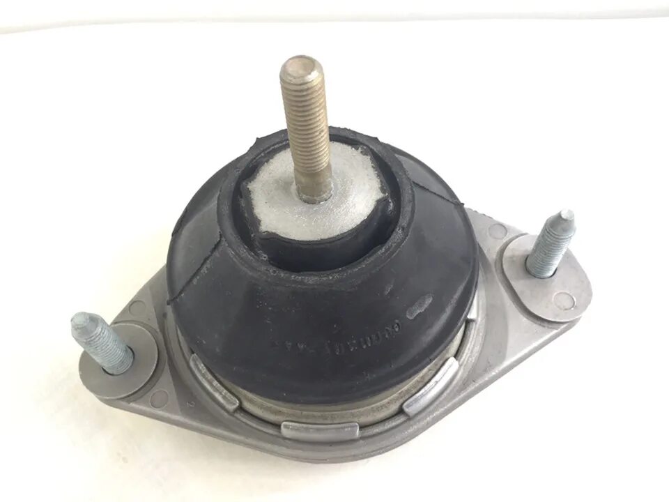 Подушка двигателя 2 0. Опора двигателя ауди 80 б4. подушка двигателя audi 80 b4. подушка двигателя ауди 80 б4. подушка двигателя ауди 80 2.6.