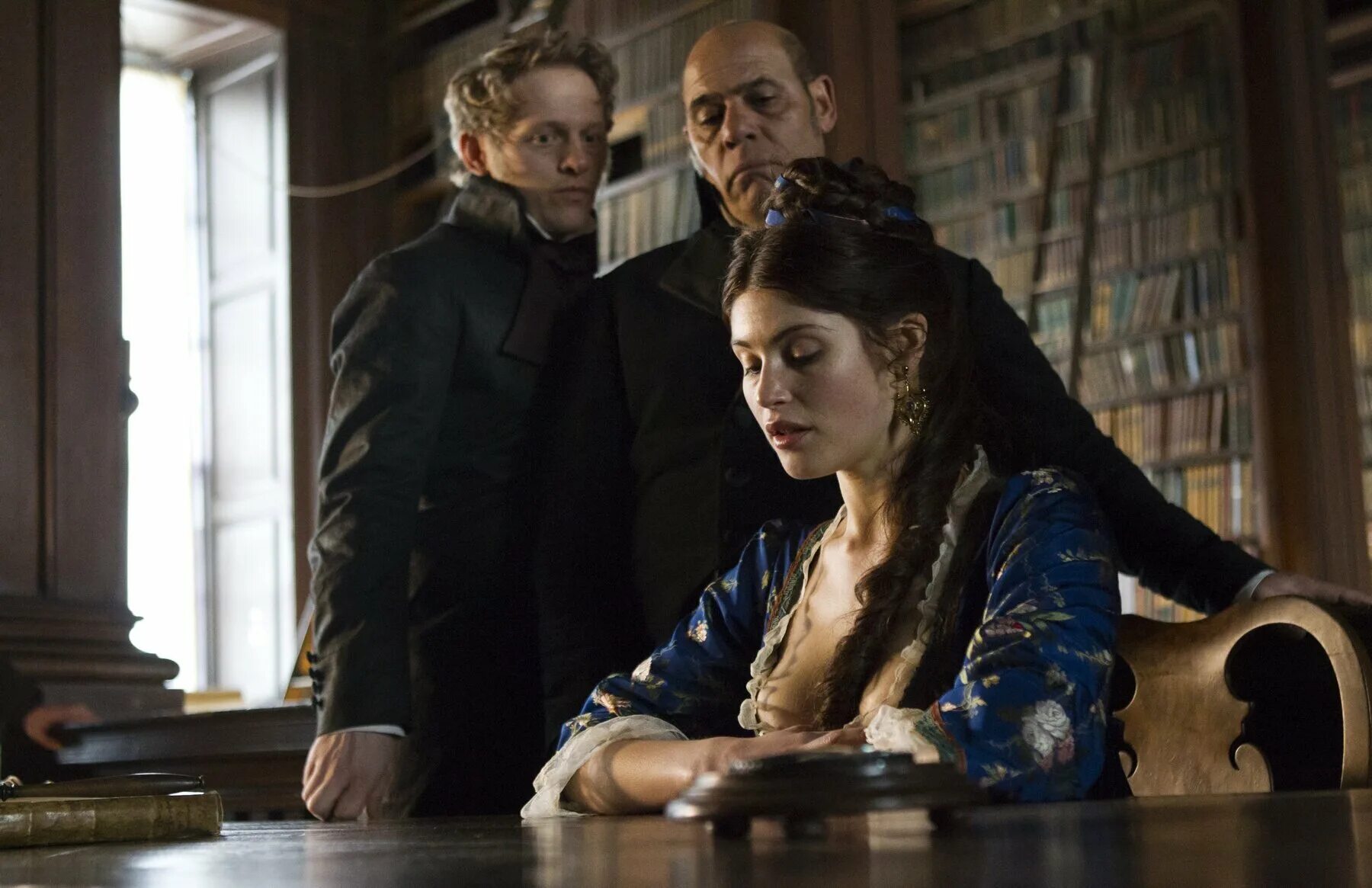 фильм византия 2012 джемма артертон. византия фильм 2012 сэм райли. византия фильм 2012. вампиры византии. вампиры византии.