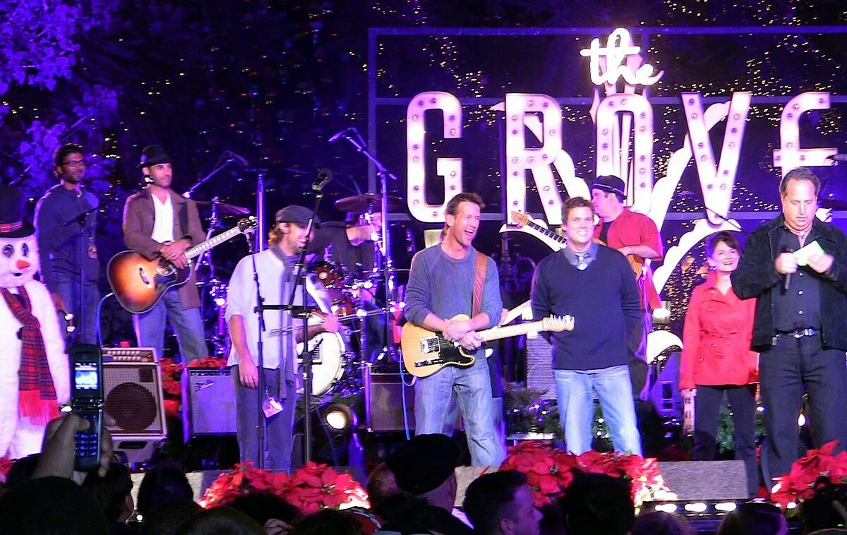 Hugh laurie band. Band from. Broadcast группа. Television band. Бэнд фром тв группа.