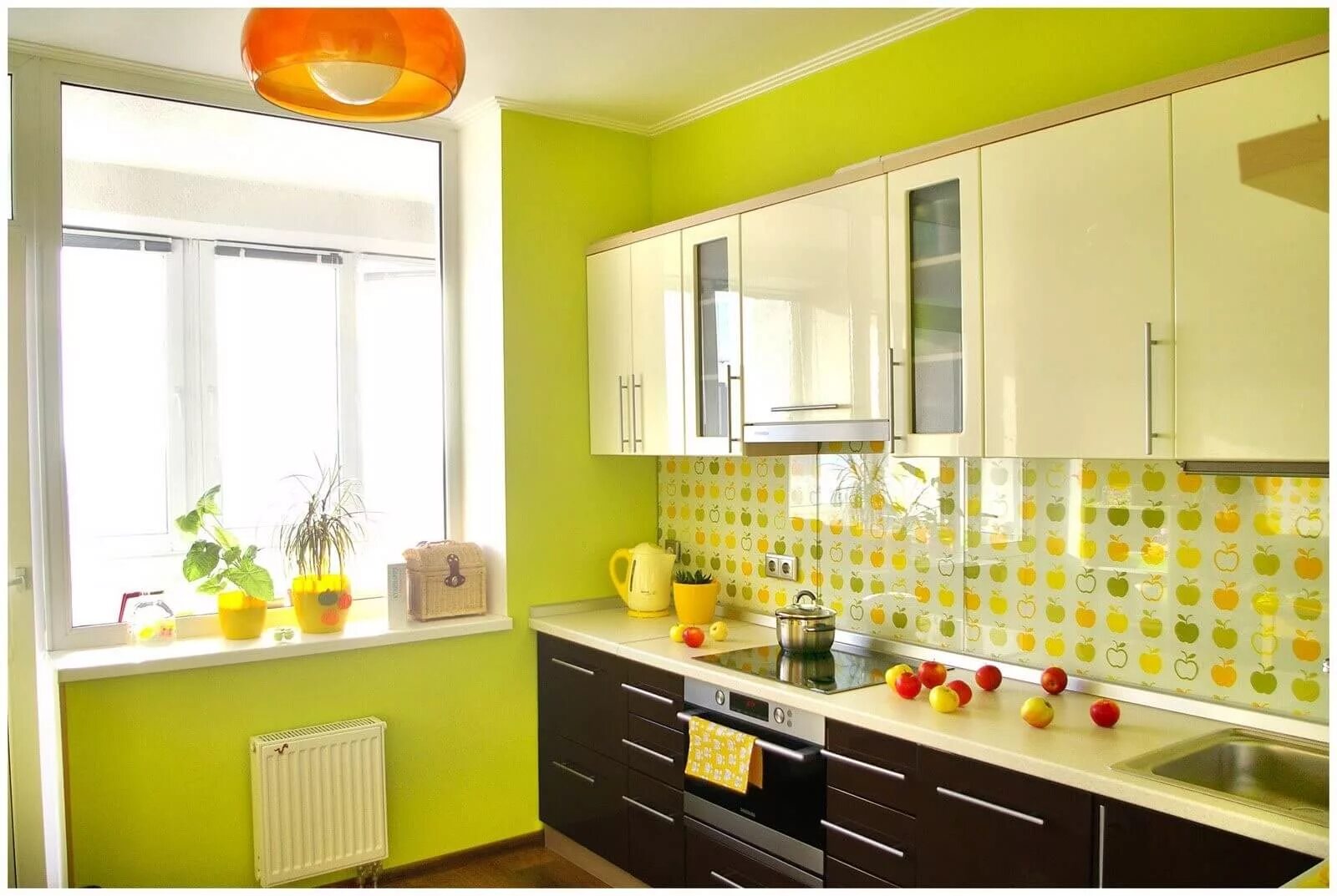 peinture murale en couleur jaune pour le salon avec un canapé droit Green room c