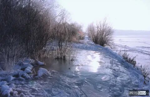 Москва река замерзла