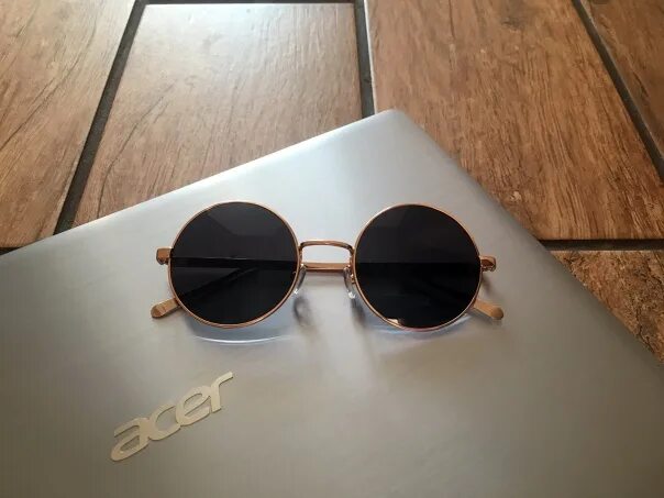 Gold glasses Leps