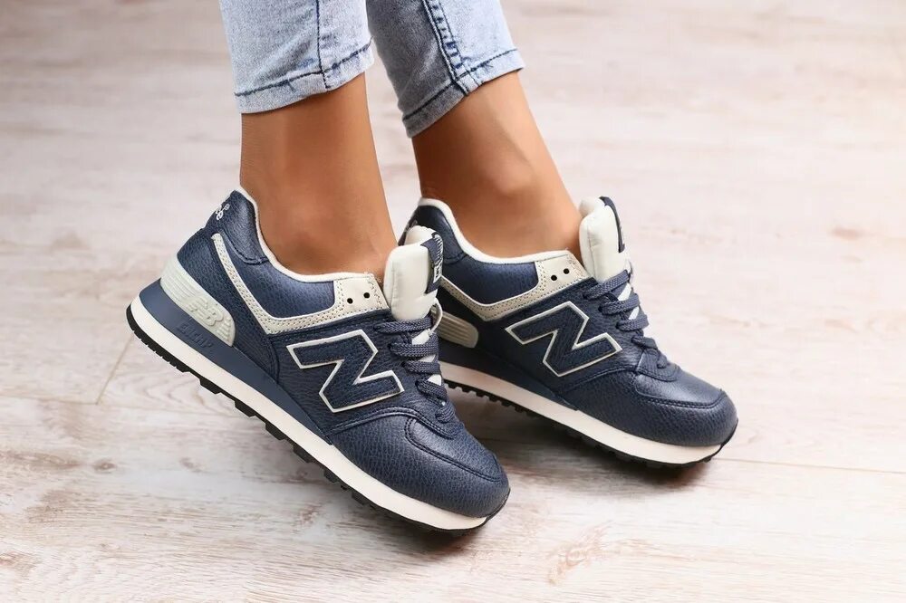 New balance кожа. Нью бэланс 574 кожа. Нью бэланс 574 синие женские. Кроссовки женские Нью бэланс 574 кожаные. Нью бэланс 574 синие кожаные.