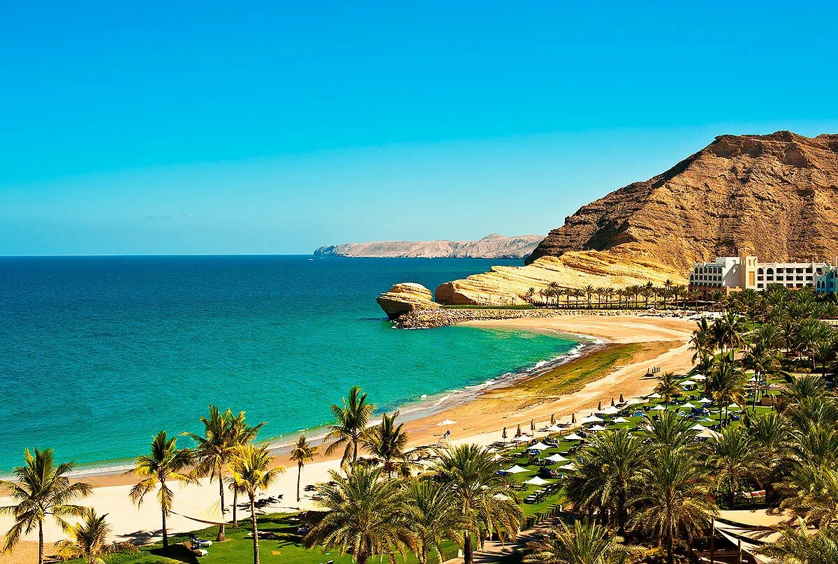 Оман это. Маскат Оман. Оман Маскат море. Оман пляжи в мускате. Султанат Маскат.