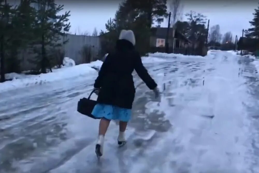 Гололед кто поет. Долина гололед такая гадость. Гололед кто поет. Песня про веронику текст. Гололед в волгограде сейчас.