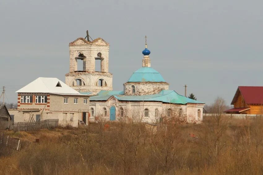 Село альшихово. Татар авылы этнографическая татарская деревня. Храм большое исаково. Исаково татарстан деревня музей. Татарский этнографический музей "татар авылы".