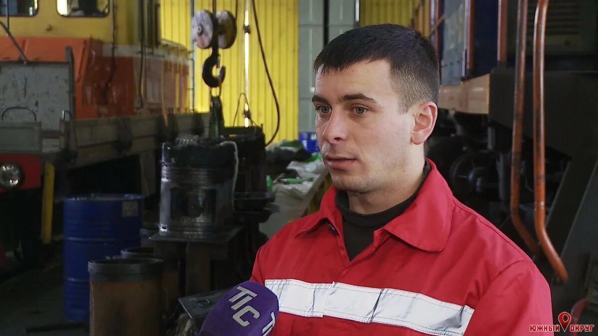 Слесарь. Константин никитенко фокс. Слесарь-ремонтник технологического оборудования. Слесарь-сантехник 5 разряда. Физический труд человека.