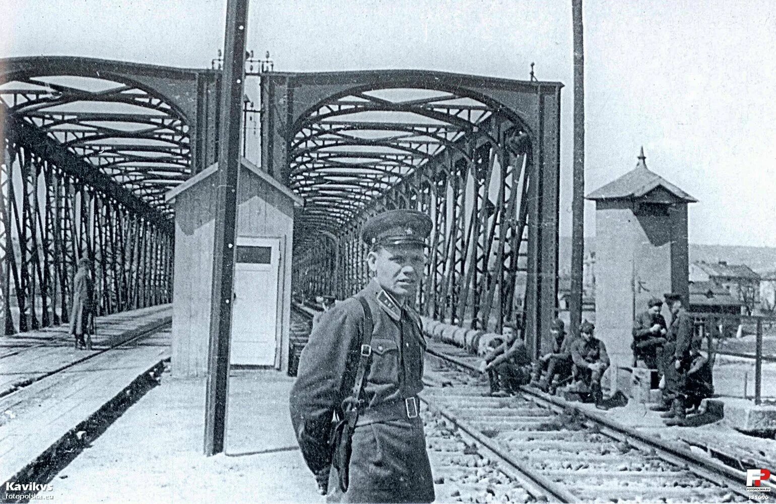 Железнодорожный мост Перемышль. Железнодорожный мост 22 июня 1941 года. Перемышль 1941 год 22 июня 1941. Пограничники Перемышля.