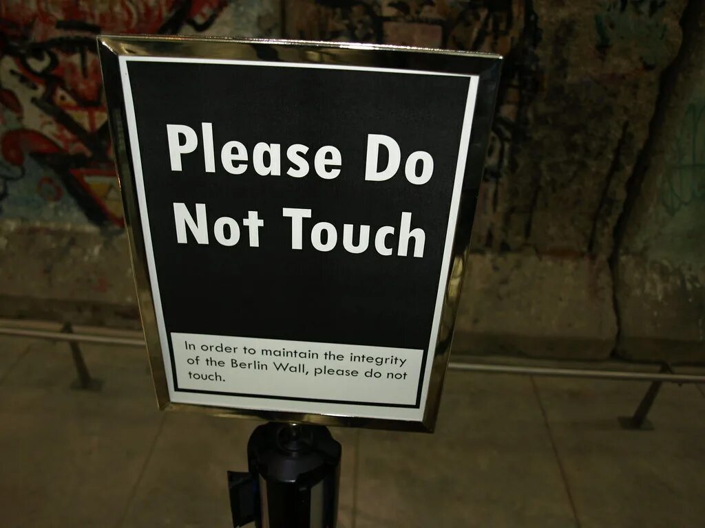 Please do not Touch. Обои на ПК please do not Touch. Please don not Touch. Please don't Touch anything 3d. Please do not disclose
