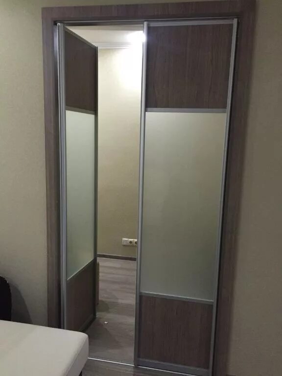 Распашная система дверей. Распашная система купе аристо. Распашной механизм раумплюс. Распашной механизм аристо схема монтажа. Складные двери купе аристо.