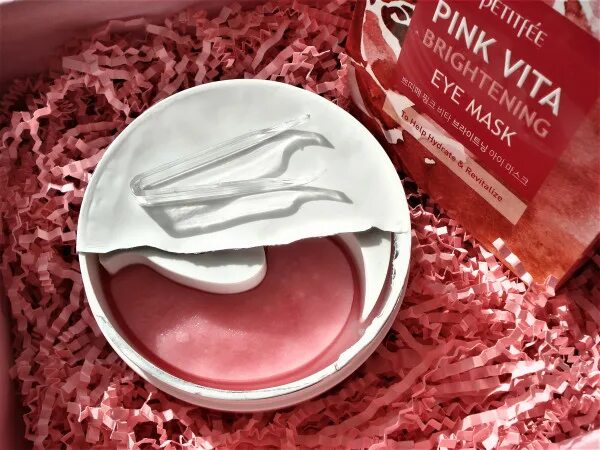 Патчи vita. Petitfee pink vita brightening eye mask. тканевые патчи для глаз petitfee pink vita brightening. петитфи eye mask. [petitfee] тканевые патчи для глаз осветление pink vita brightening eye mask, 60 шт.
