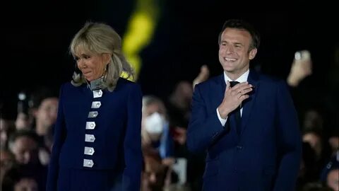 Макрон в париже