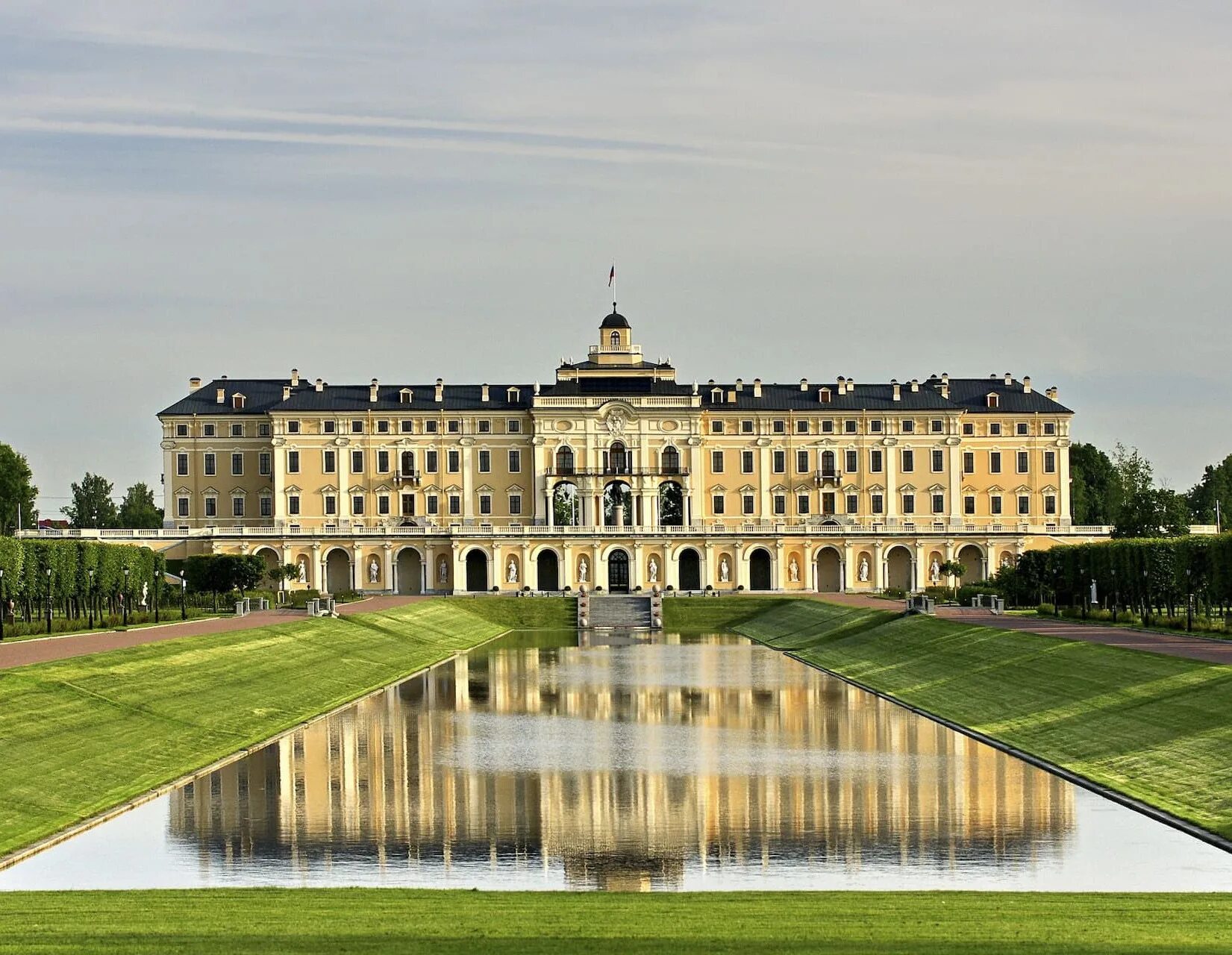 Бельведер вена. Константиновский дворец санкт-петербург. Дворец г. Большой гатчинский дворец в санкт-петербурге. Австрия бельведерский дворец.
