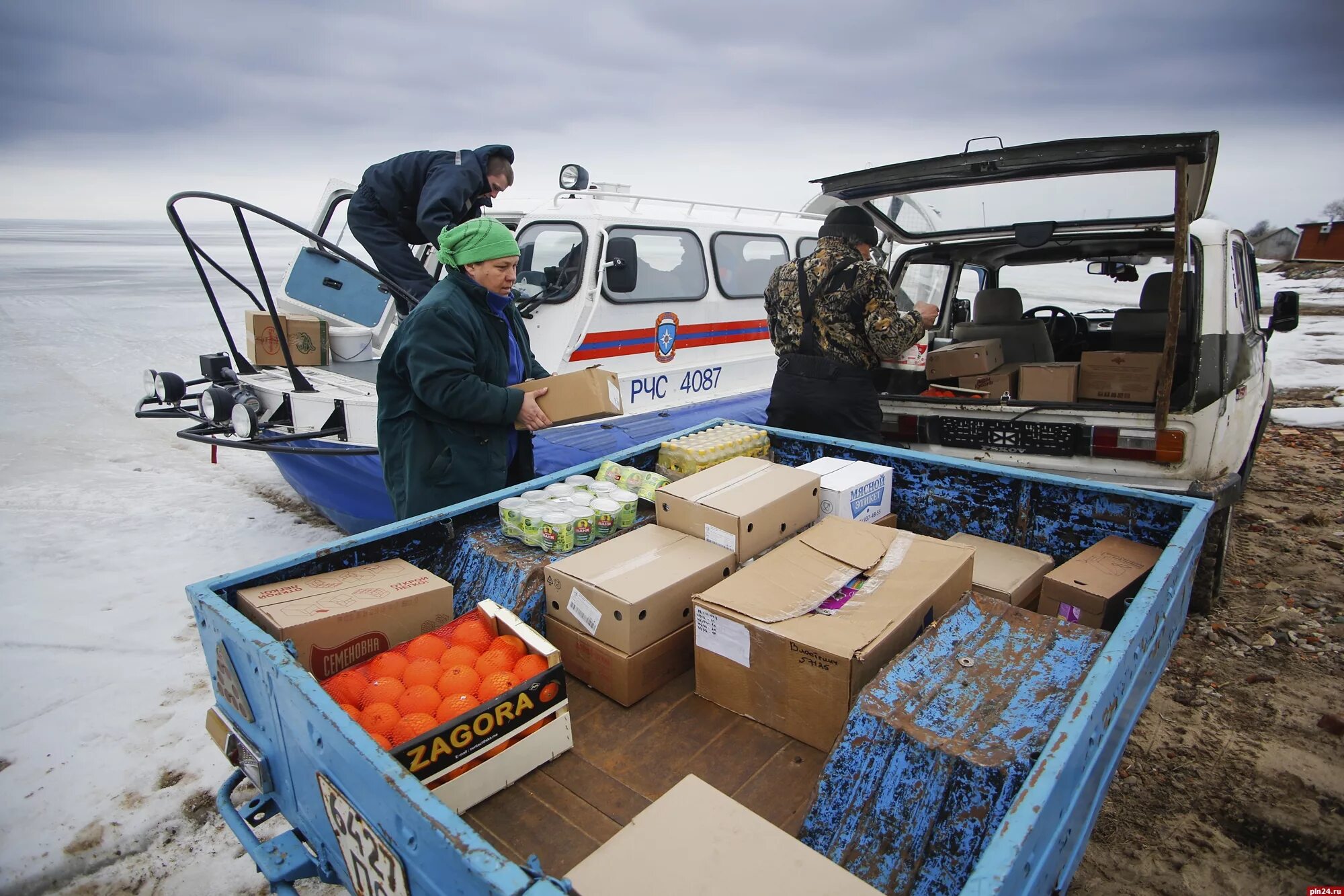 Новости перевоз. Транспортирования продовольствия. Перевоз продовольствия по морю. Остров залита на Псковском озере службы. Поставка продовольствия Россия.