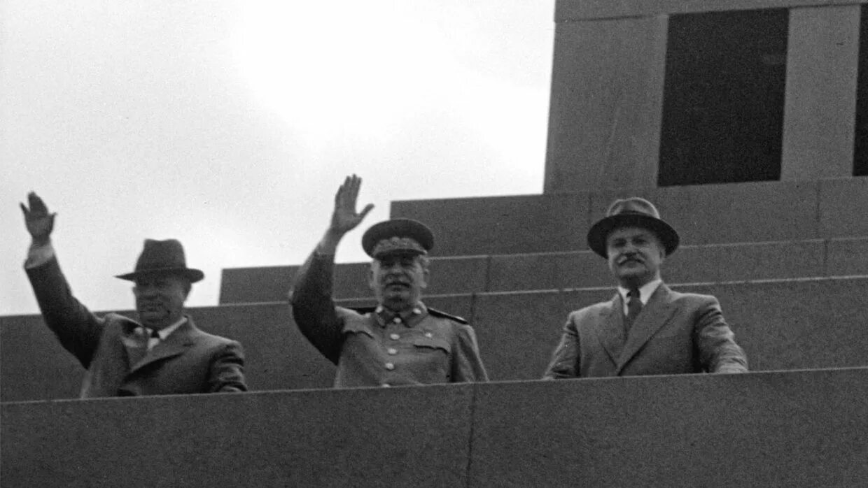Xix партийный съезд. Сталин на 19 съезде вкп б. сталин на 19 съезде кпсс. сталин 1952.