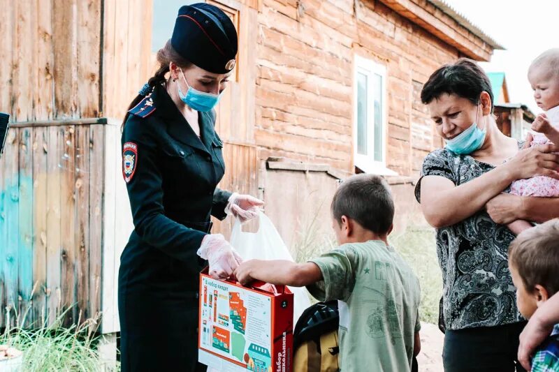 Семья полицейских. Инспектор ПДН С детьми. Полицейские на защите детей. Инспектор опеки. В интернат без согласия