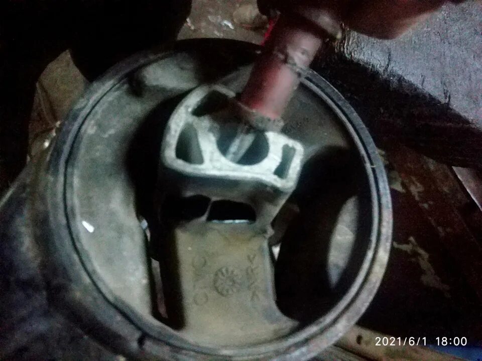 Стук в двигателе при сбросе газа