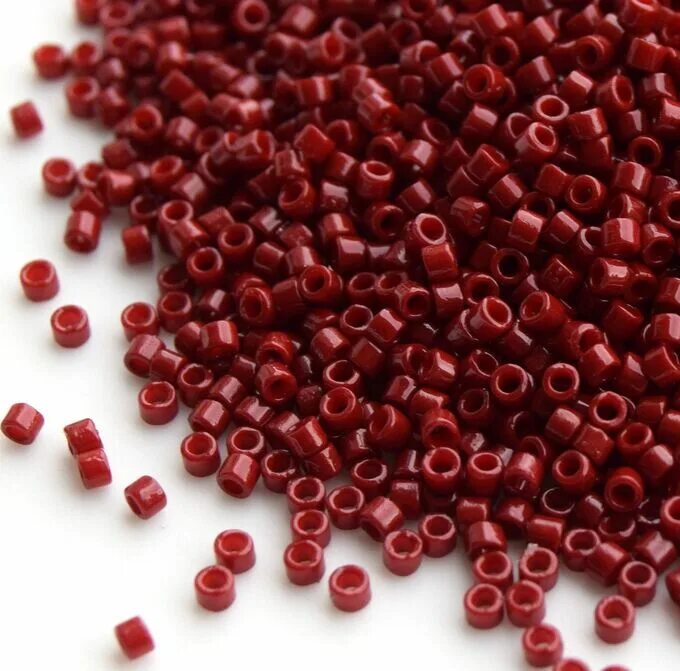 Бисер делика 2мм. Бисер зеленый. Бисер miyuki delica. Бисер миюки делика. Бисер miyuki delica.