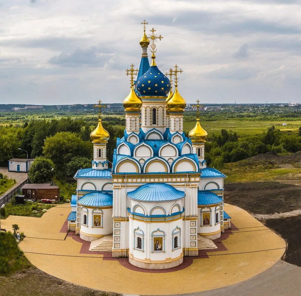 Храм рождества богородицы киров чистые пруды. Храм в рублево неувядаемый цвет. храм иконы неувядаемый цвет в рублево. храм в поселке рублево. храм иконы богородицы неувядаемый цвет краснодар.