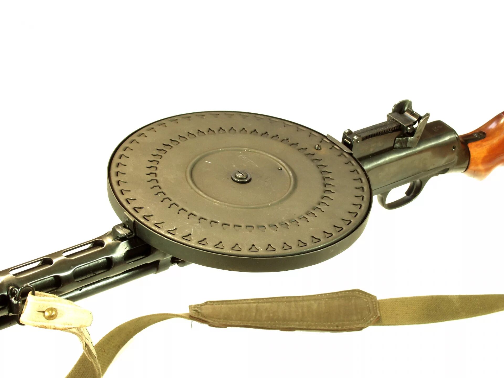 62 мм. пулемет с диском. ручной пулемёт дегтярёва дп27. пулемёт дегтярёва пехотный сошки. оружие вов пулемет дегтярева.