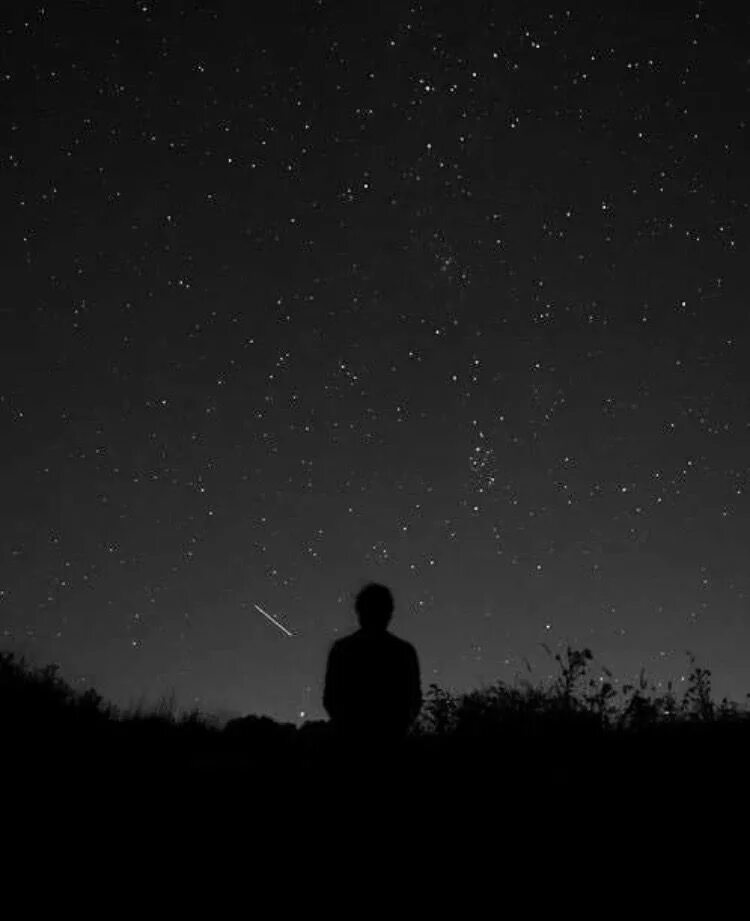 Человек ночью. Человек под звездным небом. Ночь звезды парень. Ночное море и звезды. Человек под звездным небом.