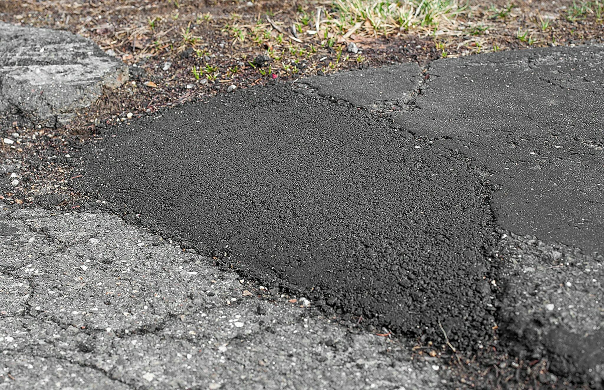 Hot asphalt. Дальнобойщики раскаленный асфальт. Щебеночно-мастичная асфальтобетонная смесь щма-20. Горячий асфальтобетон. Hot mix asphalt.