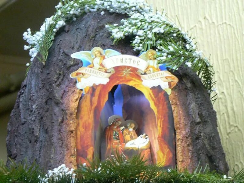 Украсить пещеру. Пещера Рождества. Рождественские пушеры. Пещера вертеп Рождественский. Украшенная пещера Христа.
