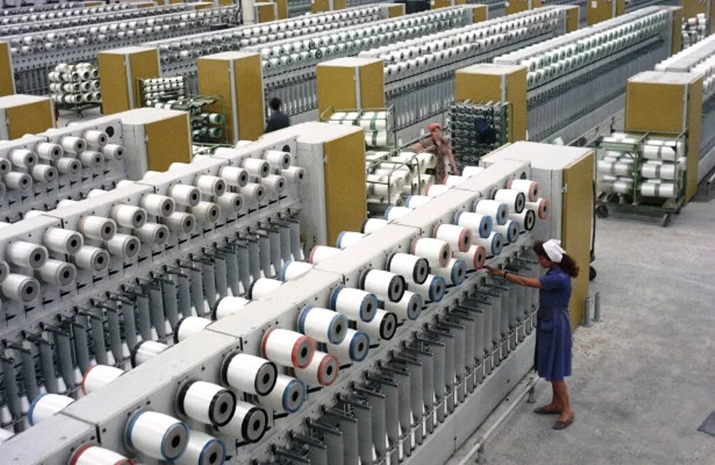 Новополоцк стекловолокно. Завод татнефть алабуга стекловолокно продукция. Завод геомаш щигры. Fiberglass стеклопластик. Завод стеклопластик.