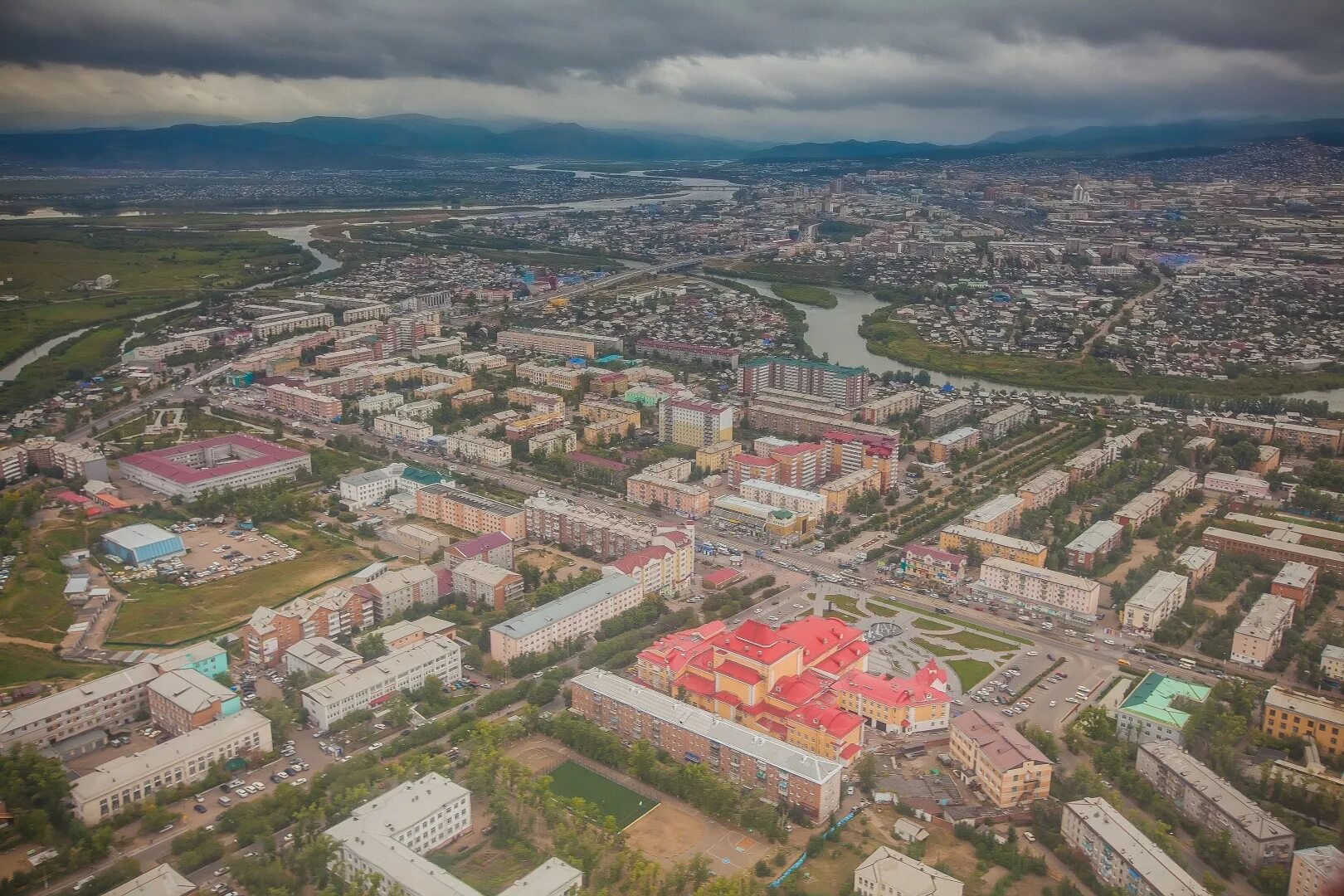 Купить сайт улан удэ. Столица Бурятии Улан-Удэ. Улан-Удэ панорама. Мэрия Улан-Удэ. Улан-Удэ 2000.