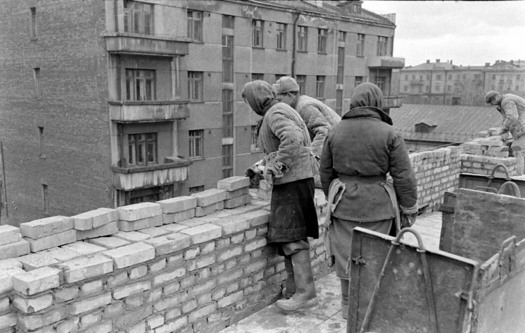 Ссср после великой отечественной войны. Послевоенная стройка. Стройка после войны. Послевоенные постройки. Послевоенная повседневность.